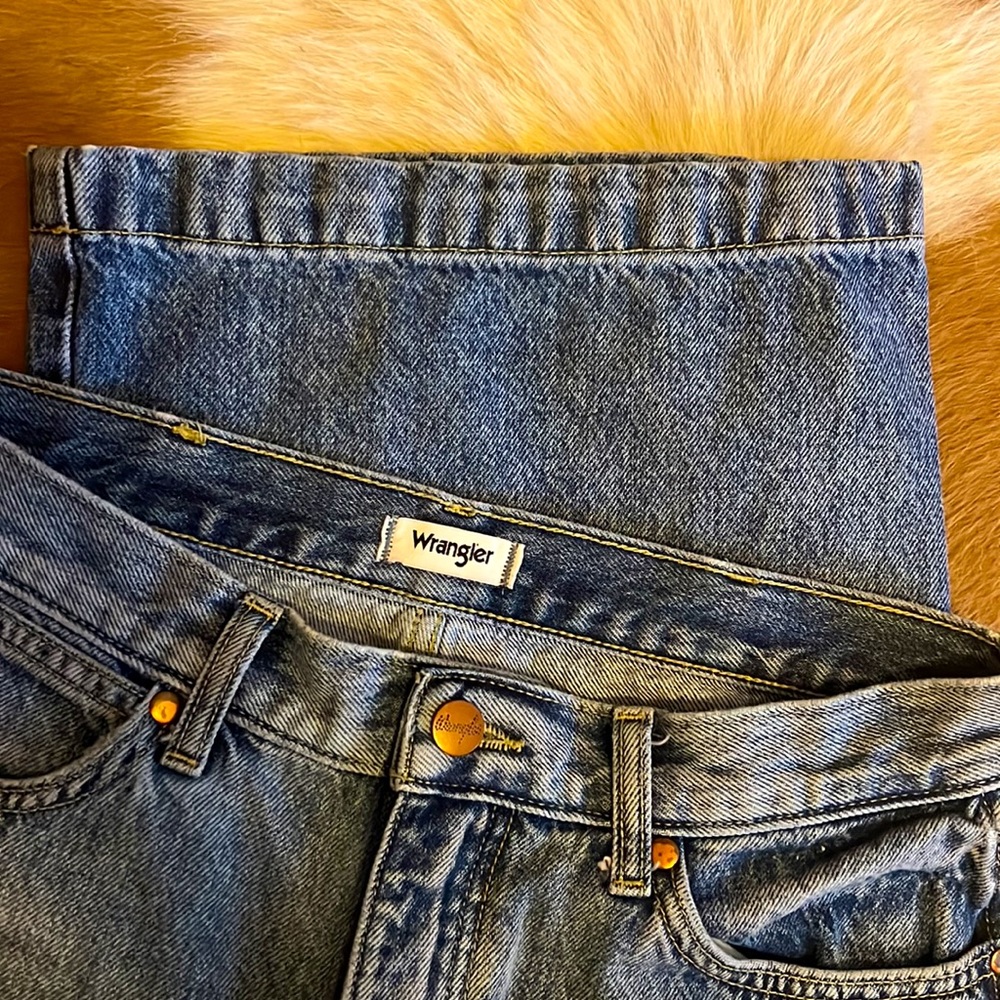 Wrangler 661 Worldwide High Rise Wide Leg Jeans